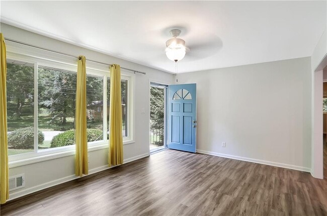 Building Photo - 46 Coopers Glen Dr SW