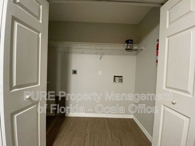 Building Photo - 3650 NE 41st St