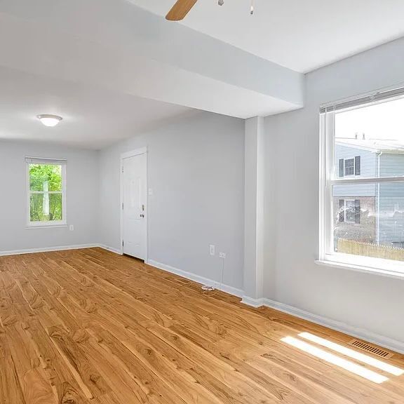 Building Photo - 8221 Tomlinson Ct