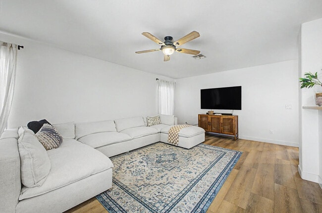 Building Photo - 15923 W Marconi Ave