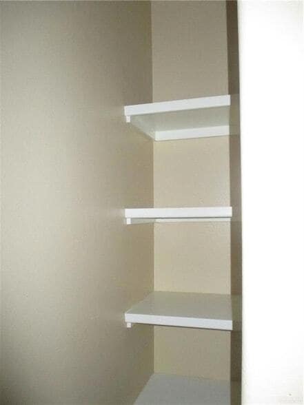 Building Photo - 2601 E Franklin Ave