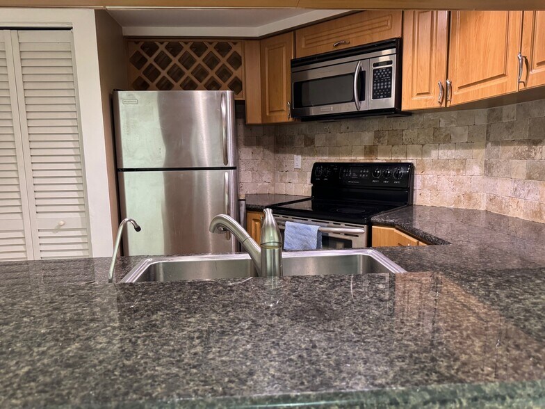 kitchen - 8335 SW 152nd Ave