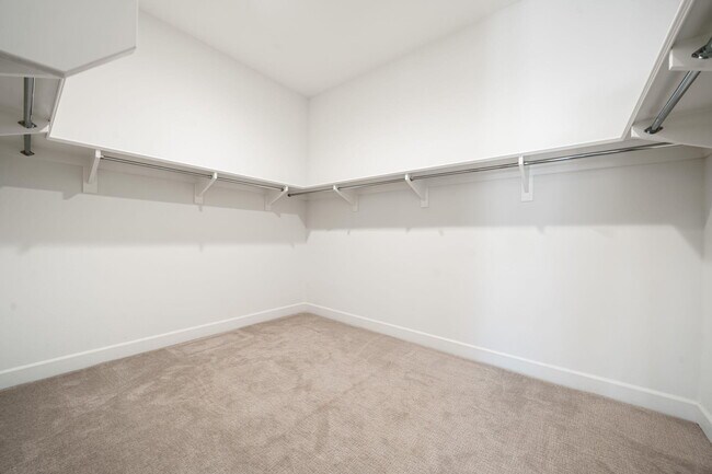 Building Photo - 81805 Four Seasons Pl