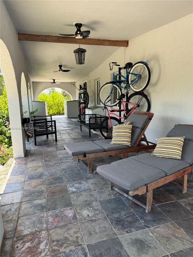 Building Photo - 1301 Grouper Dr