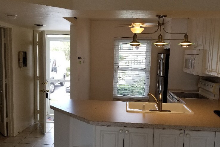 Building Photo - 1385 Mainsail Dr