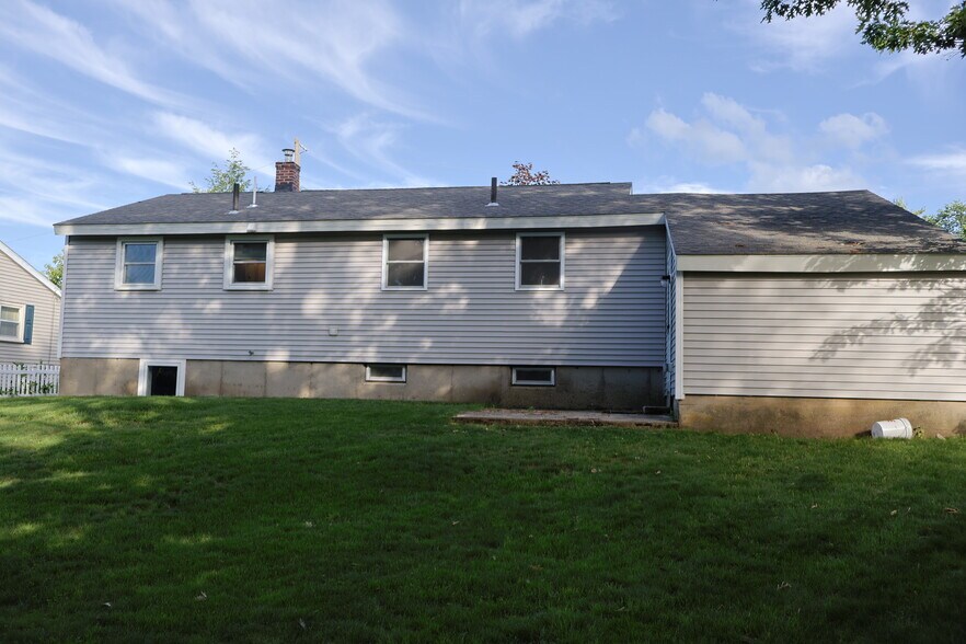 Building Photo - 159 Leslie Dr