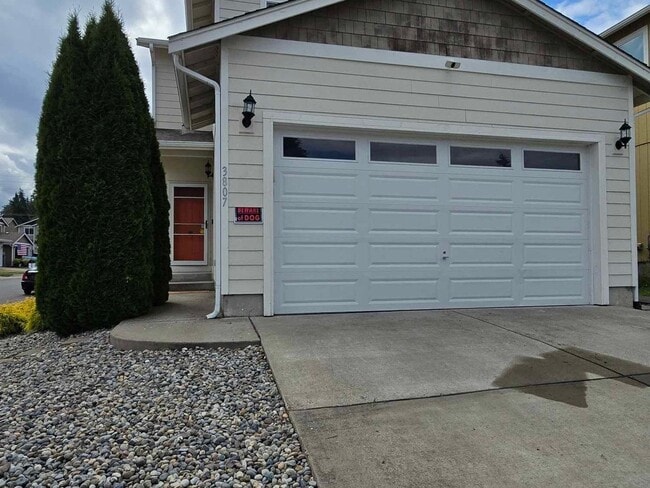 Building Photo - 3807 Easthaven Ave