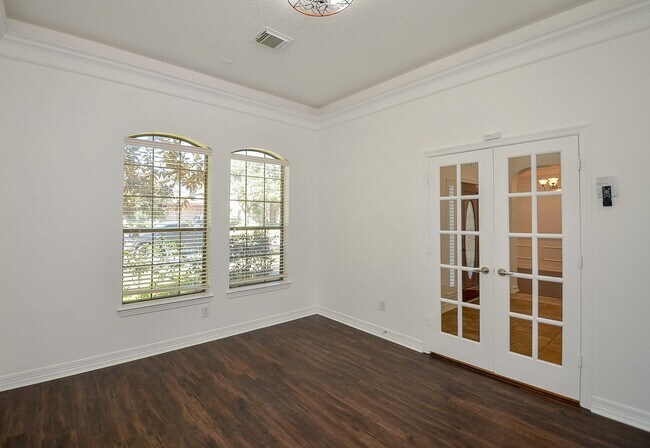 Building Photo - 5615 Bent Arbor Ln