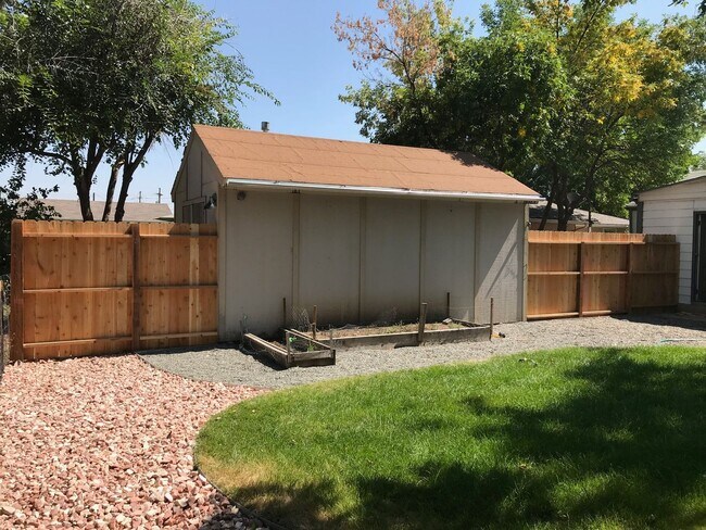 Building Photo - ***$500 off 1st Months Rent!***Well Kept H...
