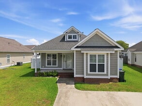 Building Photo - 2517 Sawgrass Dr