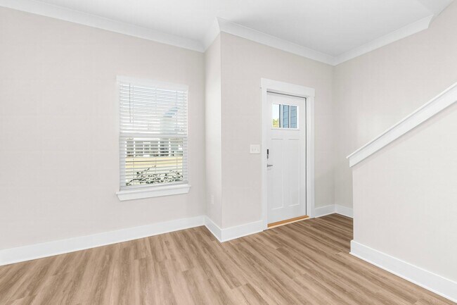 Building Photo - 118 N Sand Palm Rd