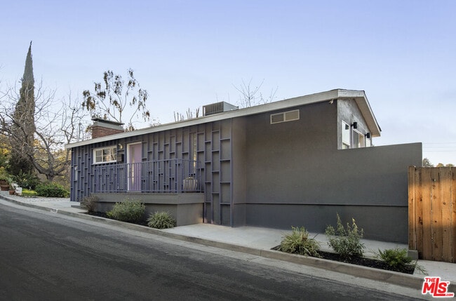 Building Photo - 1125 Oban Dr