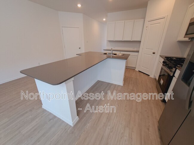 Building Photo - 2544 Four Waters Lp