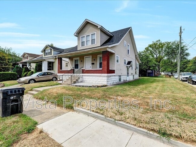 Building Photo - 3220 Grant Ave