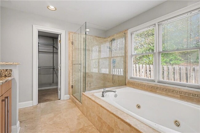 Building Photo - 1917 N Decatur Rd