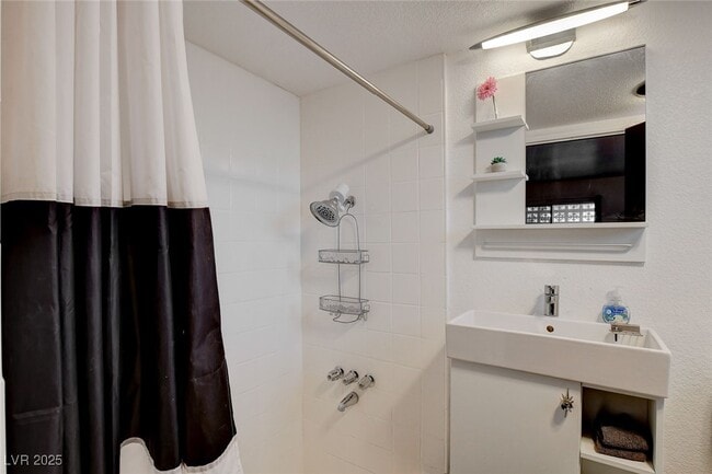 Building Photo - 1558 Aztec Way