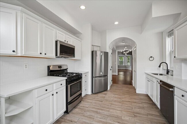 Building Photo - 3211 11th St NW