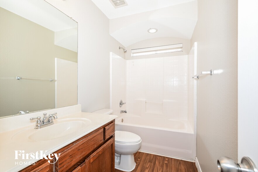 Building Photo - 1309 Honeywood Ln