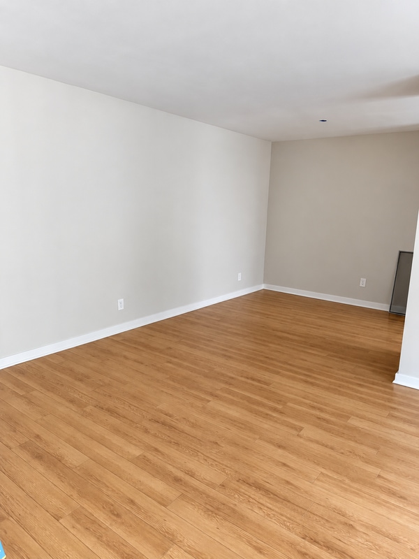 Building Photo - 925 S Holt Ave