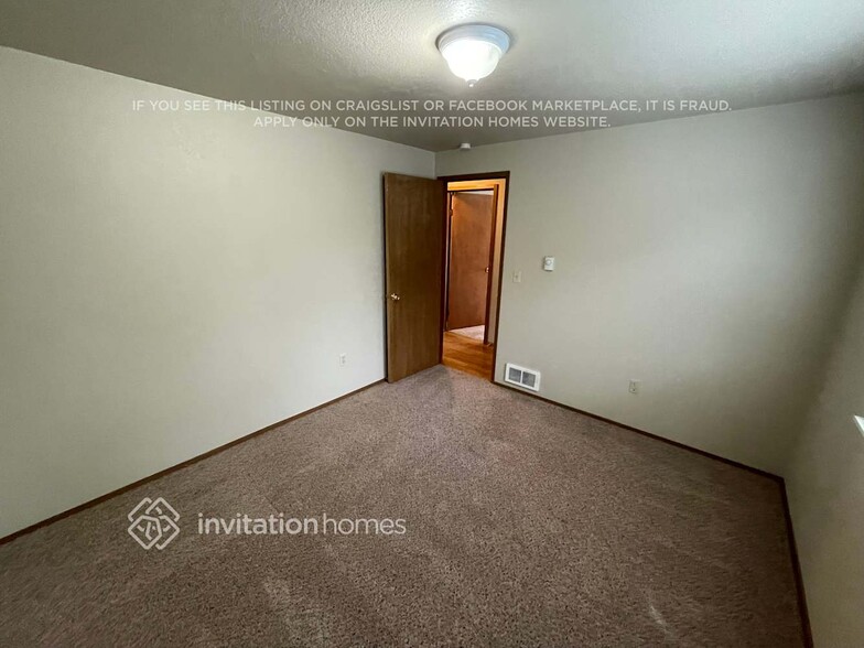 Building Photo - 32616 16th Ct SW