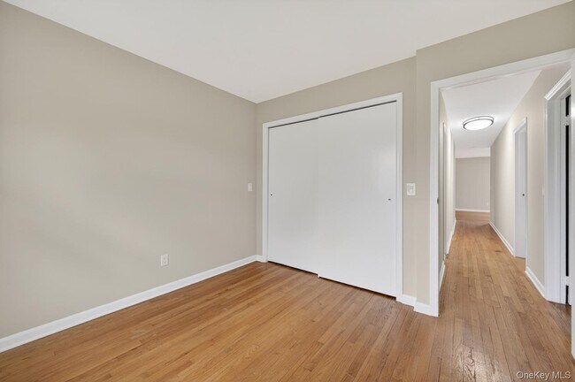 Building Photo - 68 Graywood Rd