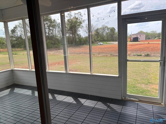 Building Photo - 180 Fenwick Pl