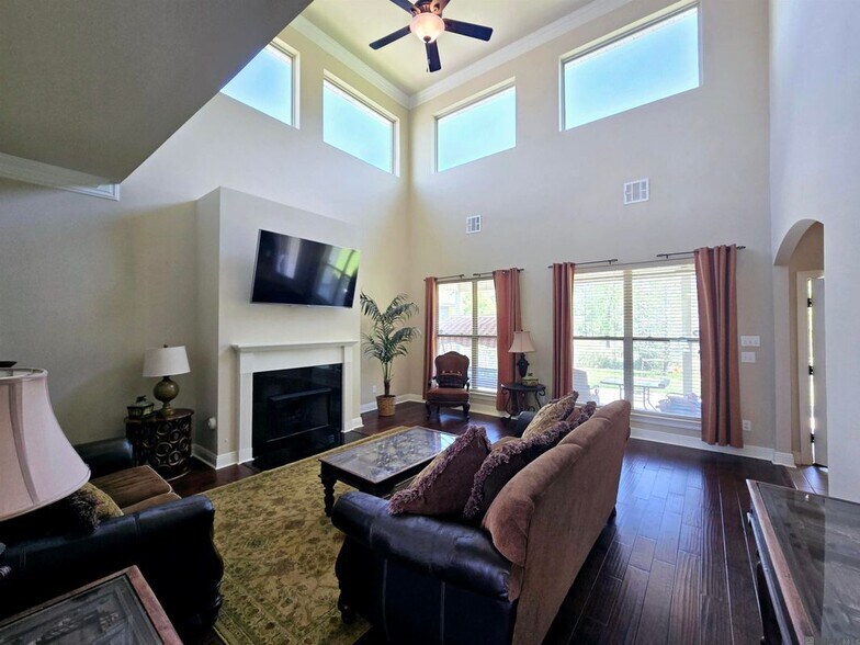 Building Photo - 18258 River Landing Dr