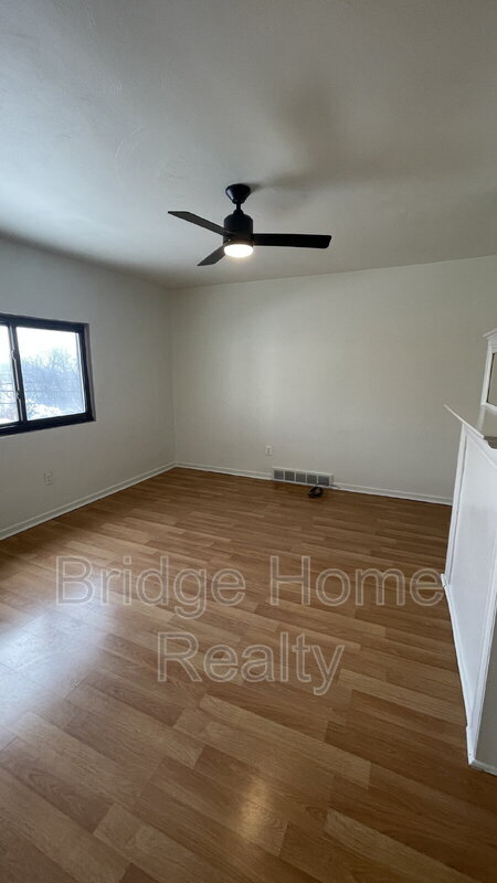 Building Photo - 319 N Balph Ave