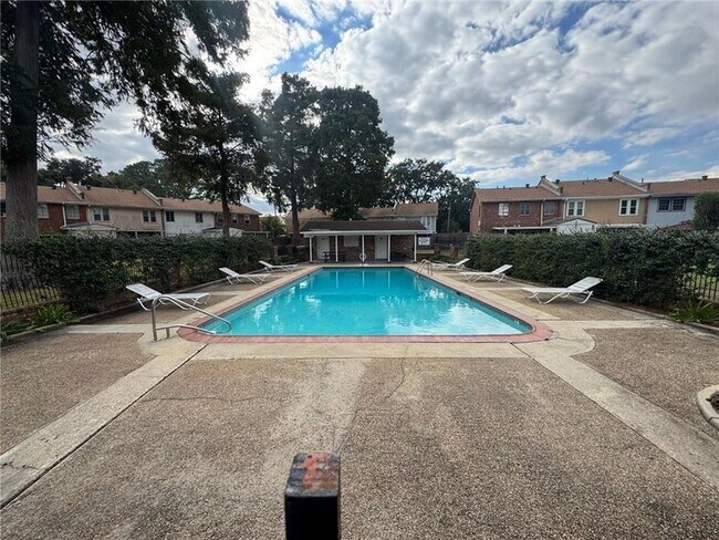 Building Photo - 309 Cherry Blossom Ln