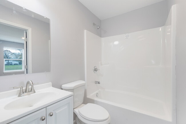 Building Photo - 6900 Seaver Dr NW