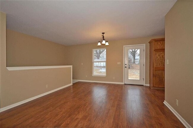 Building Photo - 6130 NE Vivion Rd