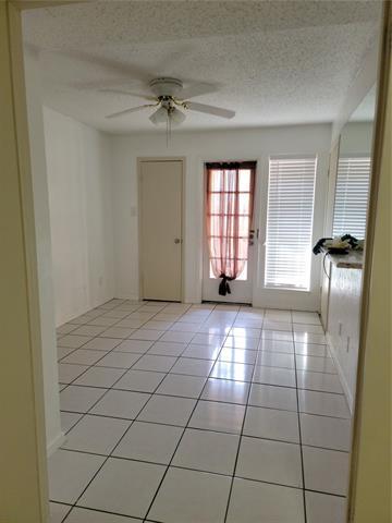 Building Photo - 7155 Fair Oaks Ave