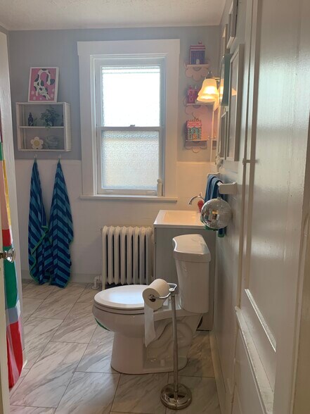 Building Photo - 5535 Wellesley Ave