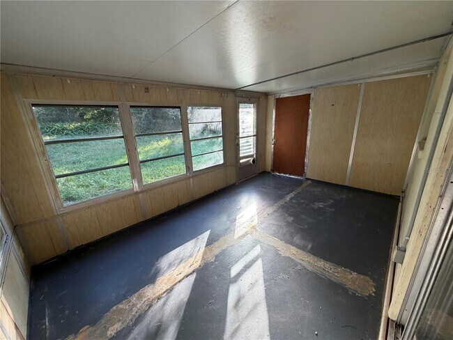 Building Photo - 838 E Indiana Ave