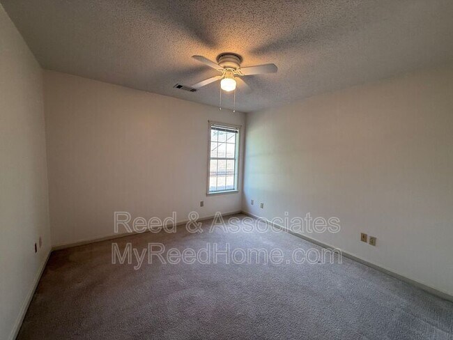 Building Photo - 3066 Shadow Green Ln