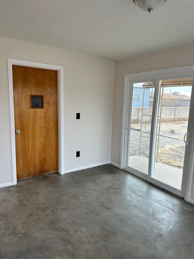 Building Photo - NE Property