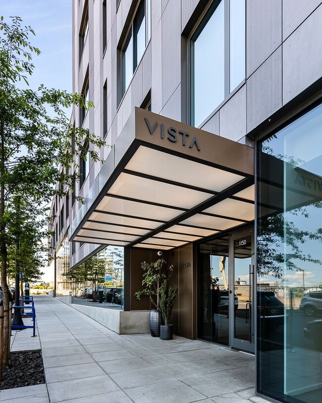 Primary Photo - Stunning East facing Pearl District condo ...