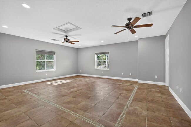 Building Photo - 2162 Stotesbury Way