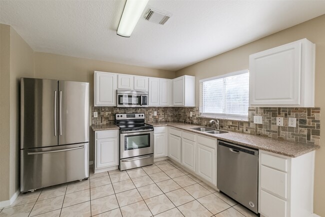 Building Photo - 13223 Gendley Dr