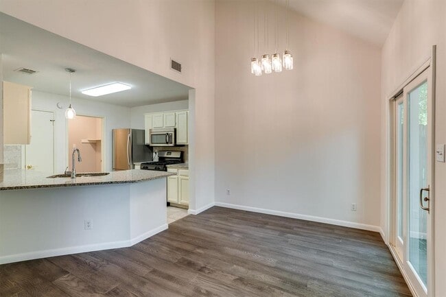 Building Photo - 13030 Staton Dr