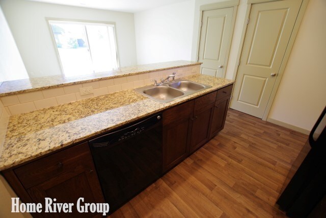 Building Photo - 1465 W Deer Crest St