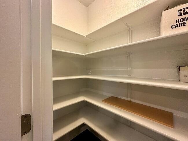 Building Photo - 140 Keltic Dr