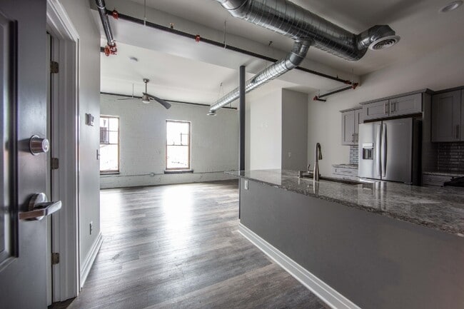 Building Photo - 490 Pearl St