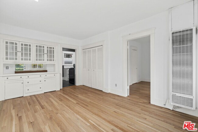 Building Photo - 1606 Andalusia Ave