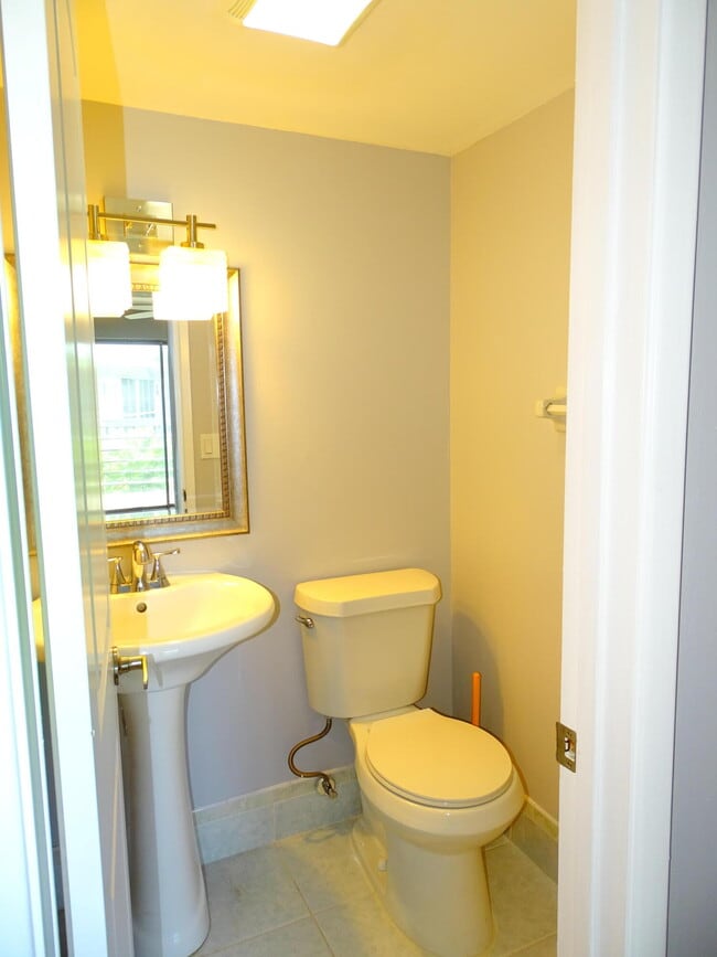 Building Photo - 2200 Springdale Blvd