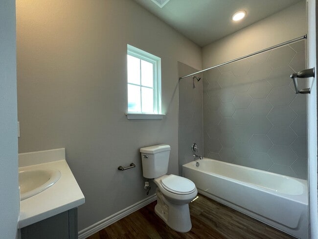 Building Photo - Townhome for rent