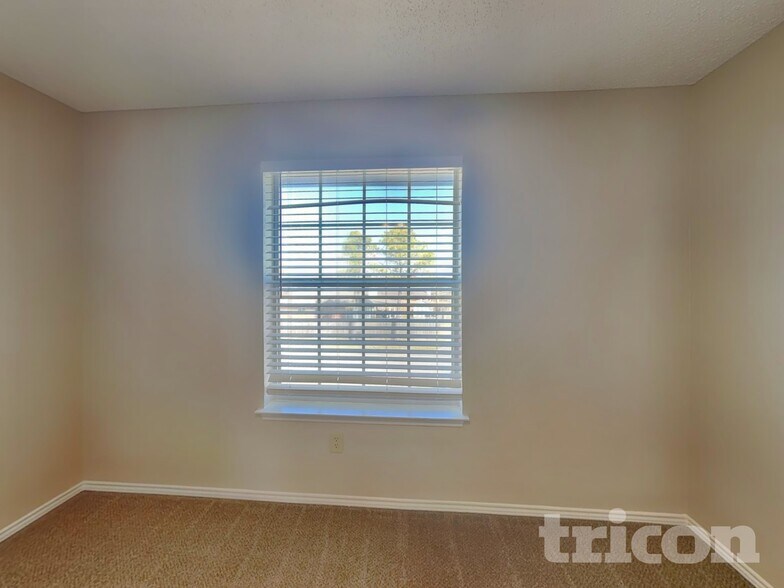 Building Photo - 1110 Orangewood Ln