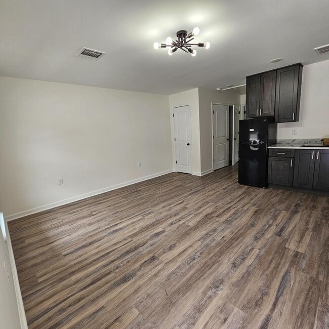 Building Photo - 1300 Lafourche Dr