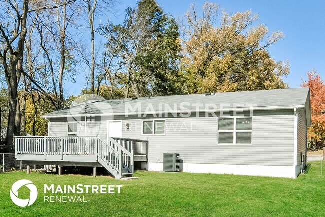 Building Photo - 46 Forest Ln