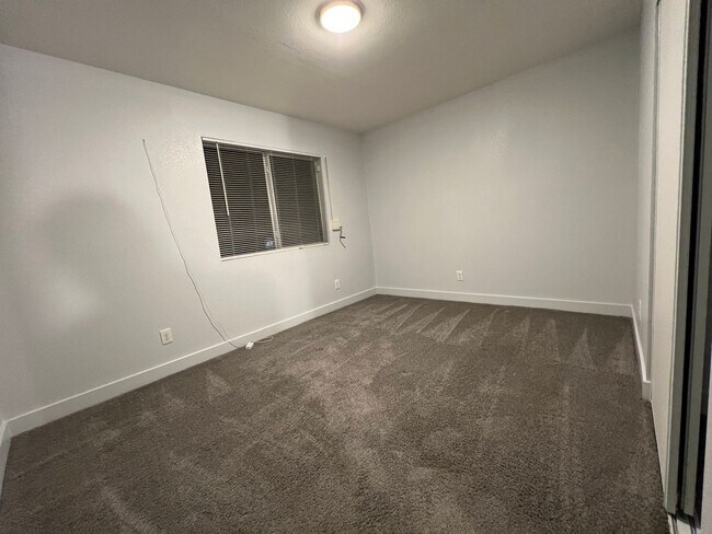 Building Photo - 1601 Marlin Ave